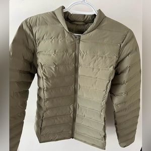 Helly Hansen light puffer - like new